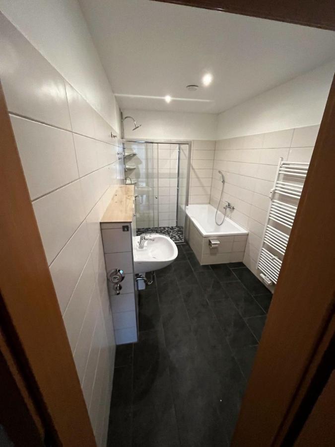 Apartment Fuer Bis Zu 7 Personen Mit Balkon Halberstadt Eksteriør bilde