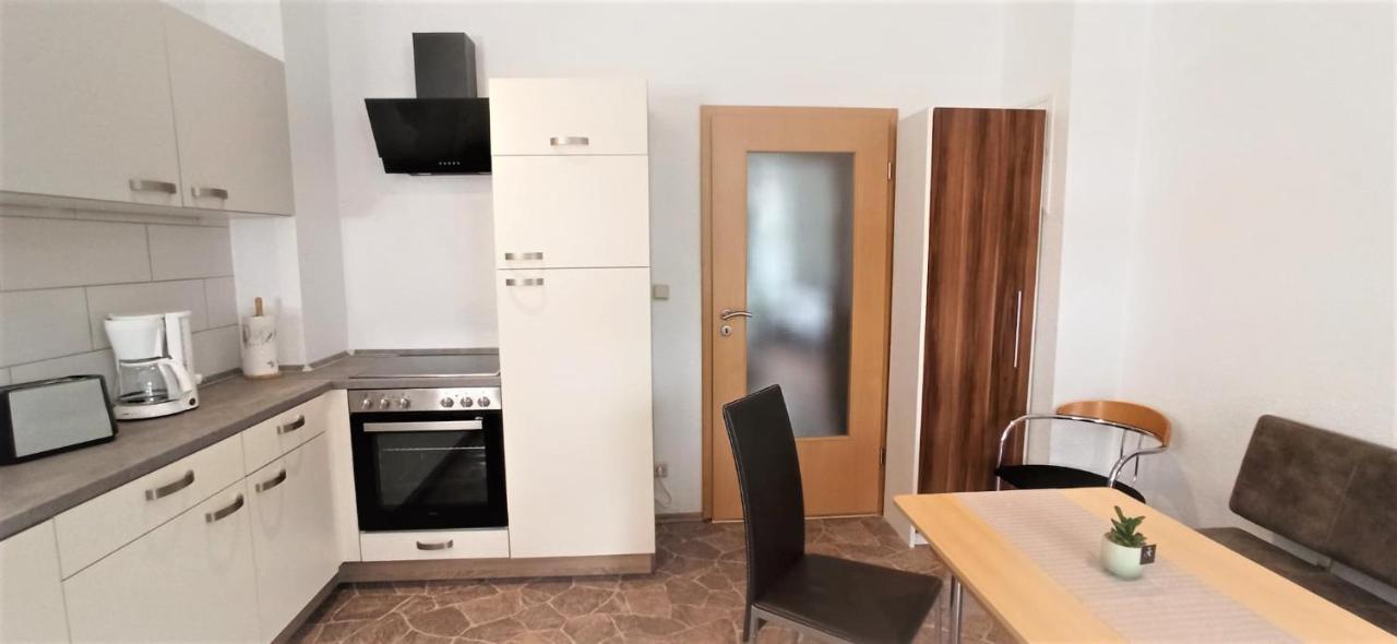 Apartment Fuer Bis Zu 7 Personen Mit Balkon Halberstadt Eksteriør bilde