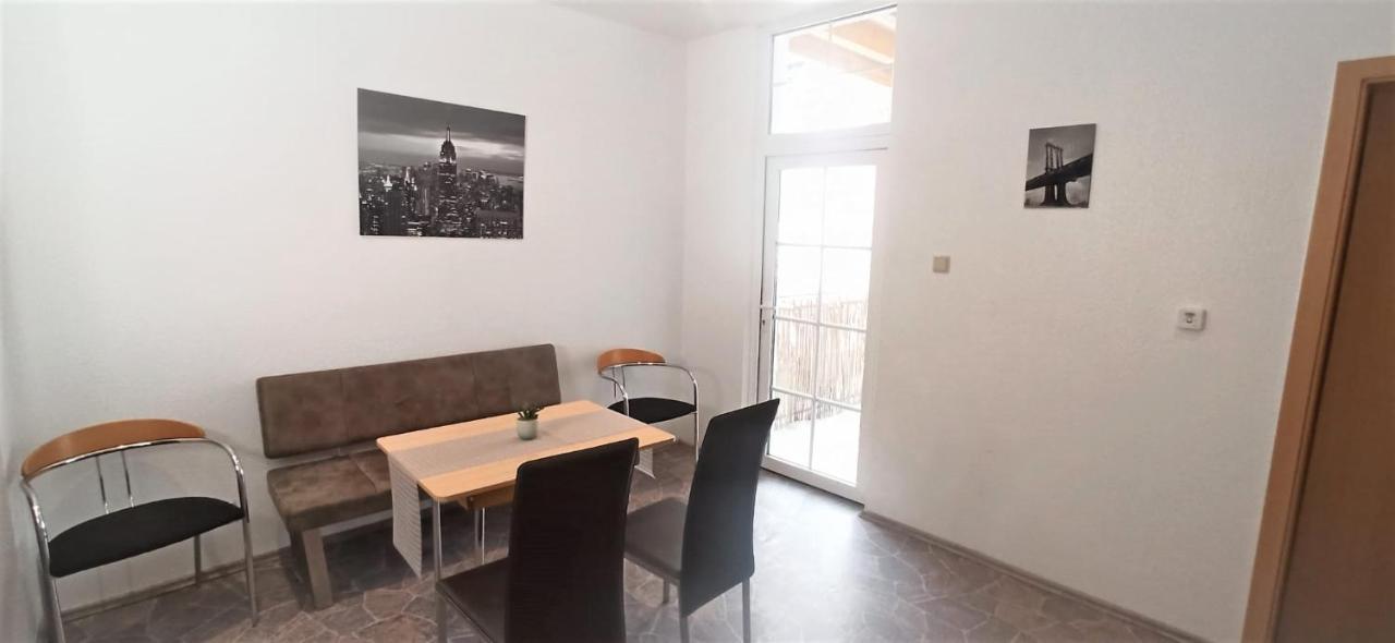 Apartment Fuer Bis Zu 7 Personen Mit Balkon Halberstadt Eksteriør bilde