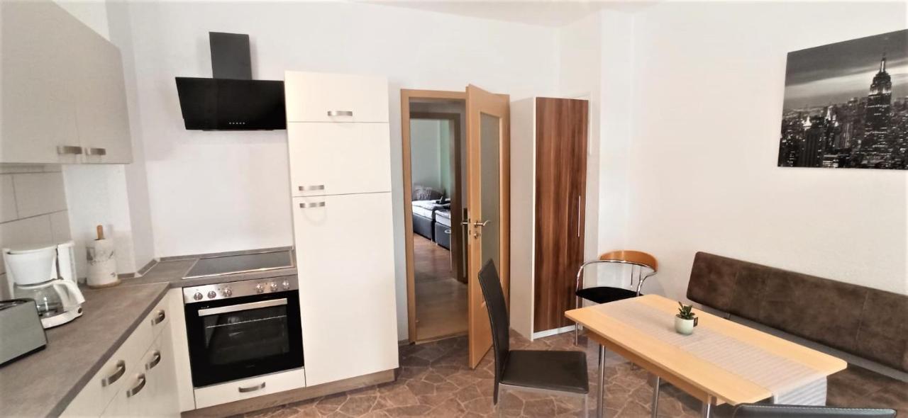 Apartment Fuer Bis Zu 7 Personen Mit Balkon Halberstadt Eksteriør bilde